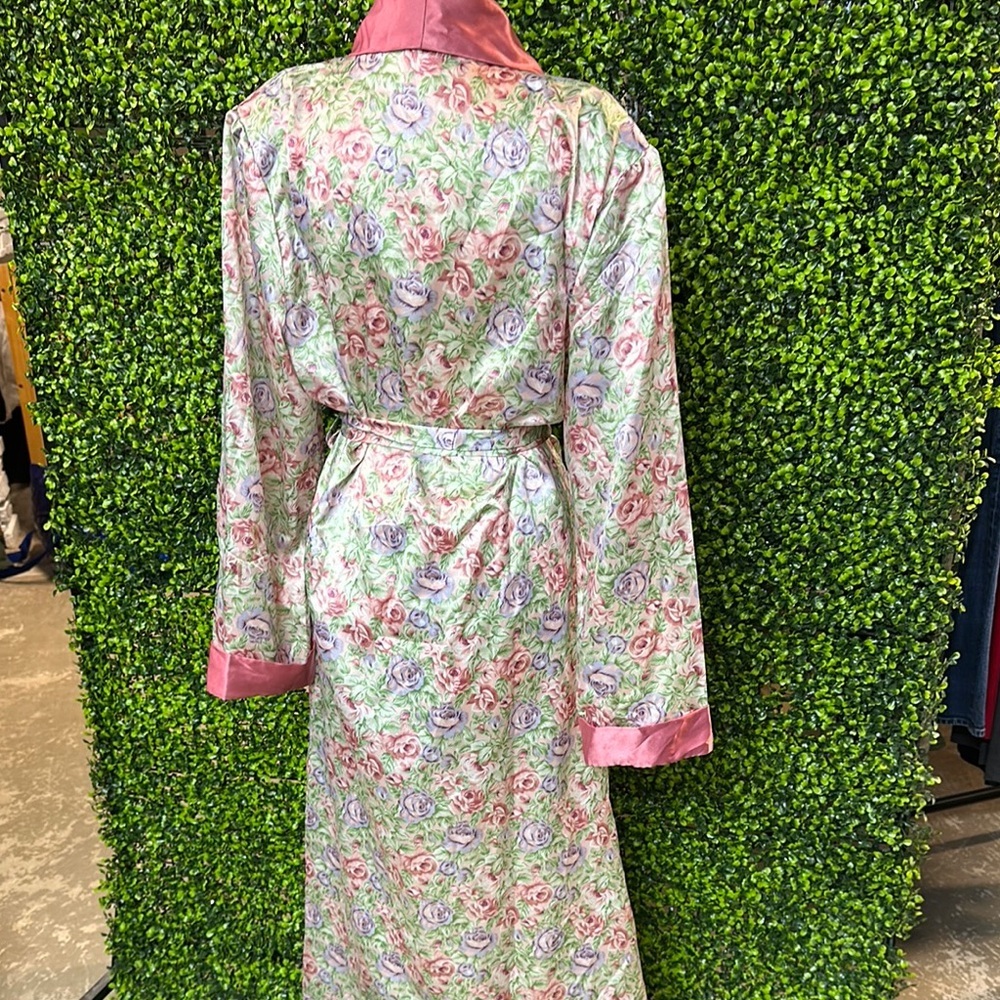 Floral Satin Robe with Pink Trim 3/20/26 - Picture 7 of 17